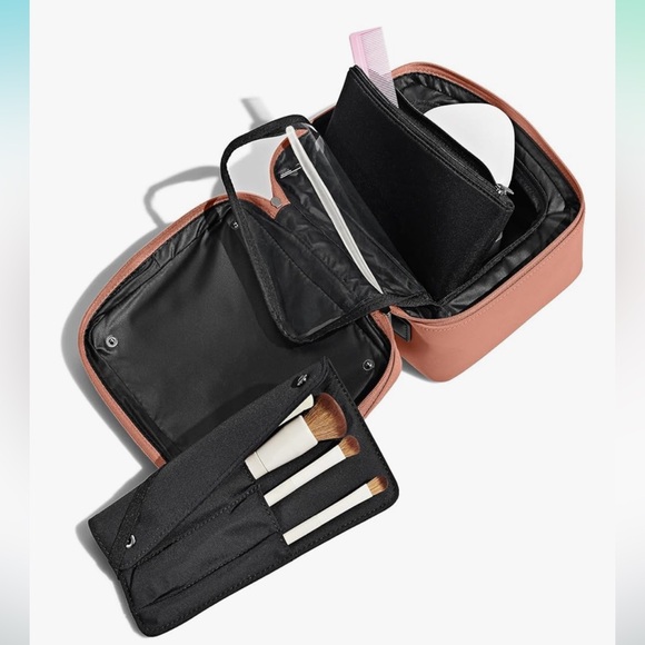 AWAY Cosmetic Bag - Picture 11 of 14